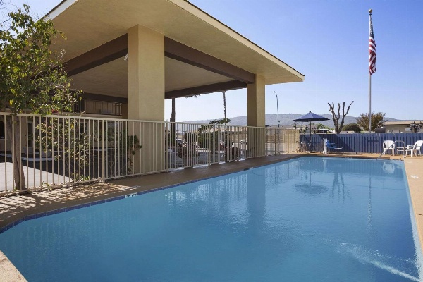 Days Inn by Wyndham Gilroy image 3
